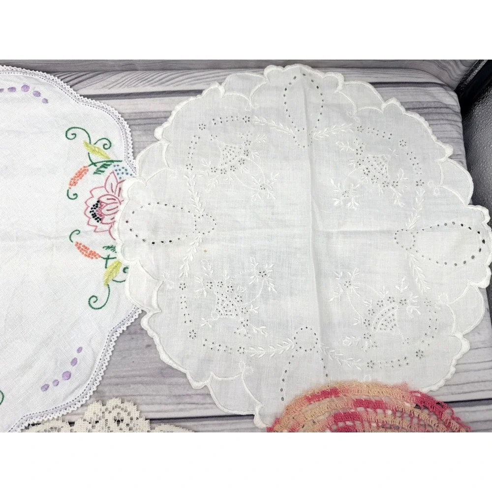 LOT OF 7 VINTAGE EMBROIDERED / CROCHET / LACE DOILIES - CROCHET BASKET